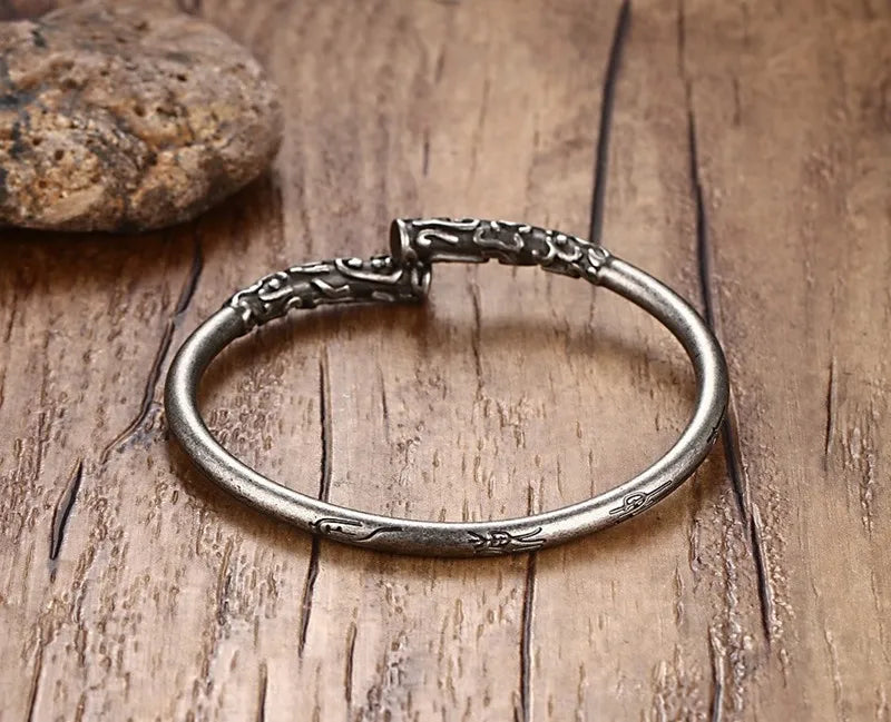 Mystical Elegance : Silver-Toned Black Bracelets - Black Myth Wukong